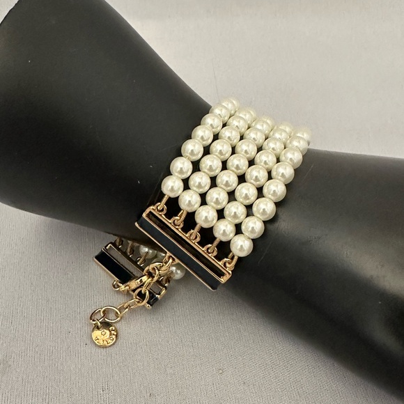 Talbots five strand faux pearl bracelet with navy blue enamel ends - Picture 2 of 4